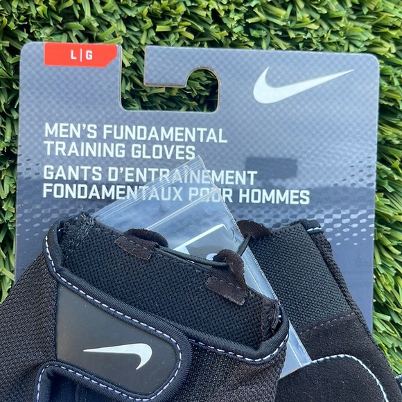 ❤️NEW!!!❤️ Nike Mens Fundamental  Training Gloves. - Picture 4 of 6